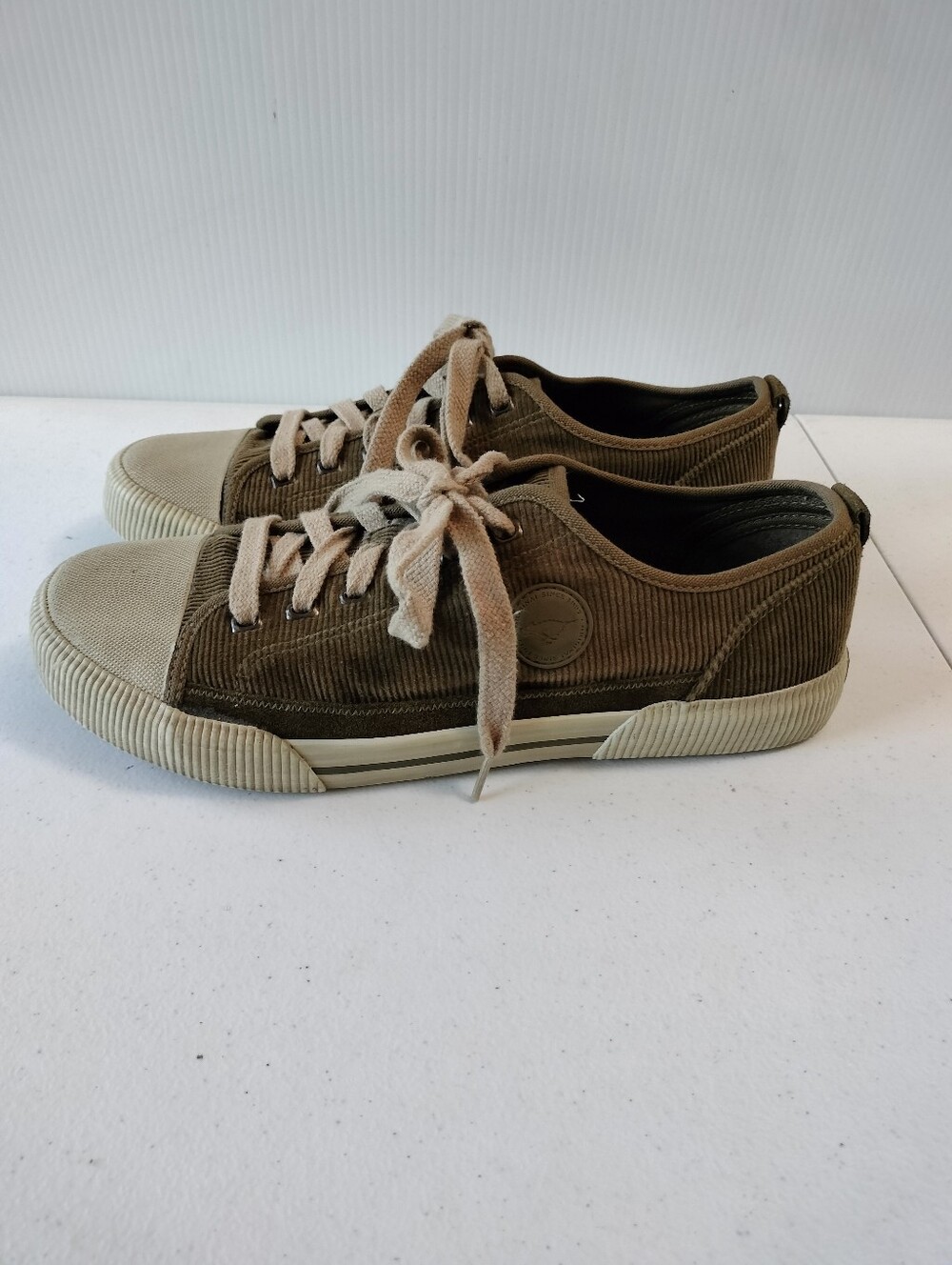 Rocket Dog Mens Olive Green Corduroy Sneakers 11 Preppy Comfort Travel